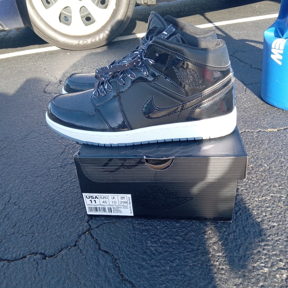 Air Jordan 1 Mid SE, 'Space Jam' - Picture 1 of 5